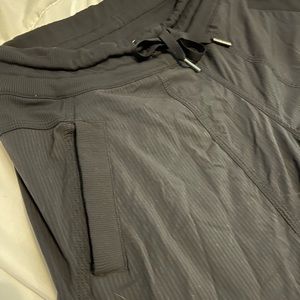 Black size 4 Lululemon cloud ruched pants
